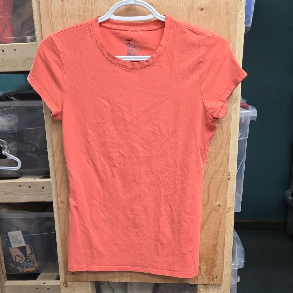 Gap Size S Peachy Pink Crew Neck T-Shirt
